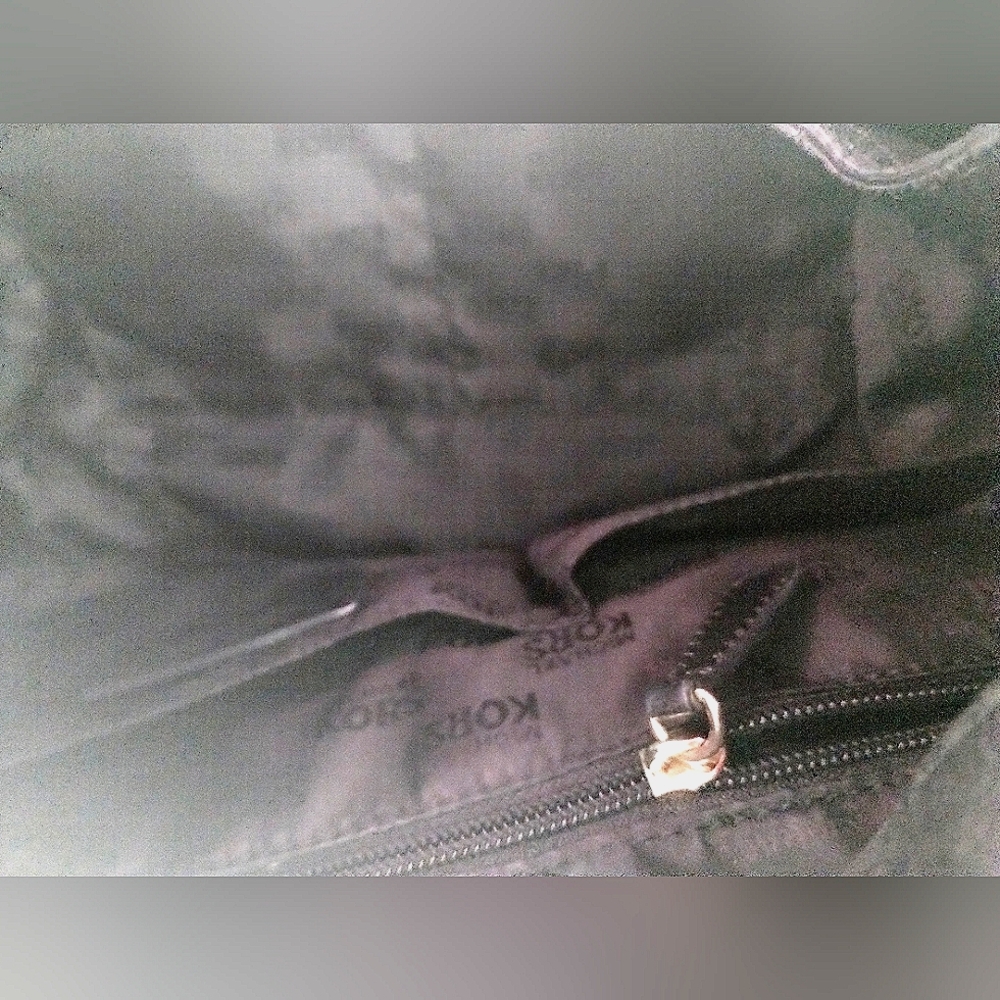 Michael Kors Black Leather Zippered Bag with Dust Bag EUC - Picture 16 of 16